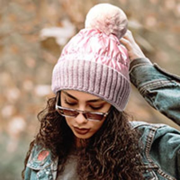 Ladies Winter Metallic Pom Pom Beanie w/Fleece Lining - Picture 2 of 6